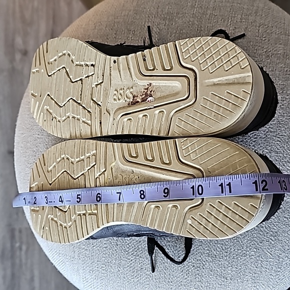 Asics Black Men shoes - Picture 2 of 3